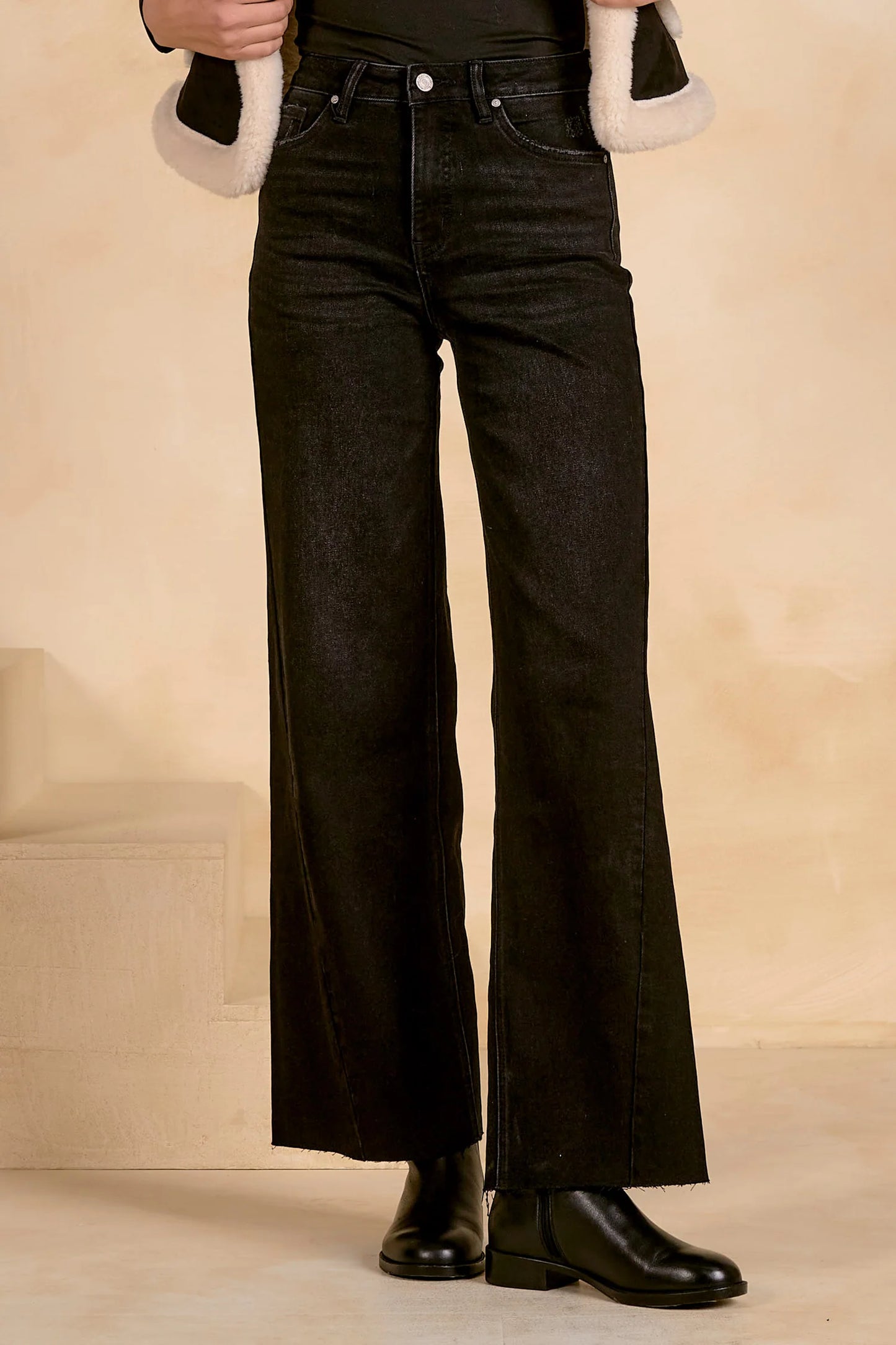The Jolie Jean Black