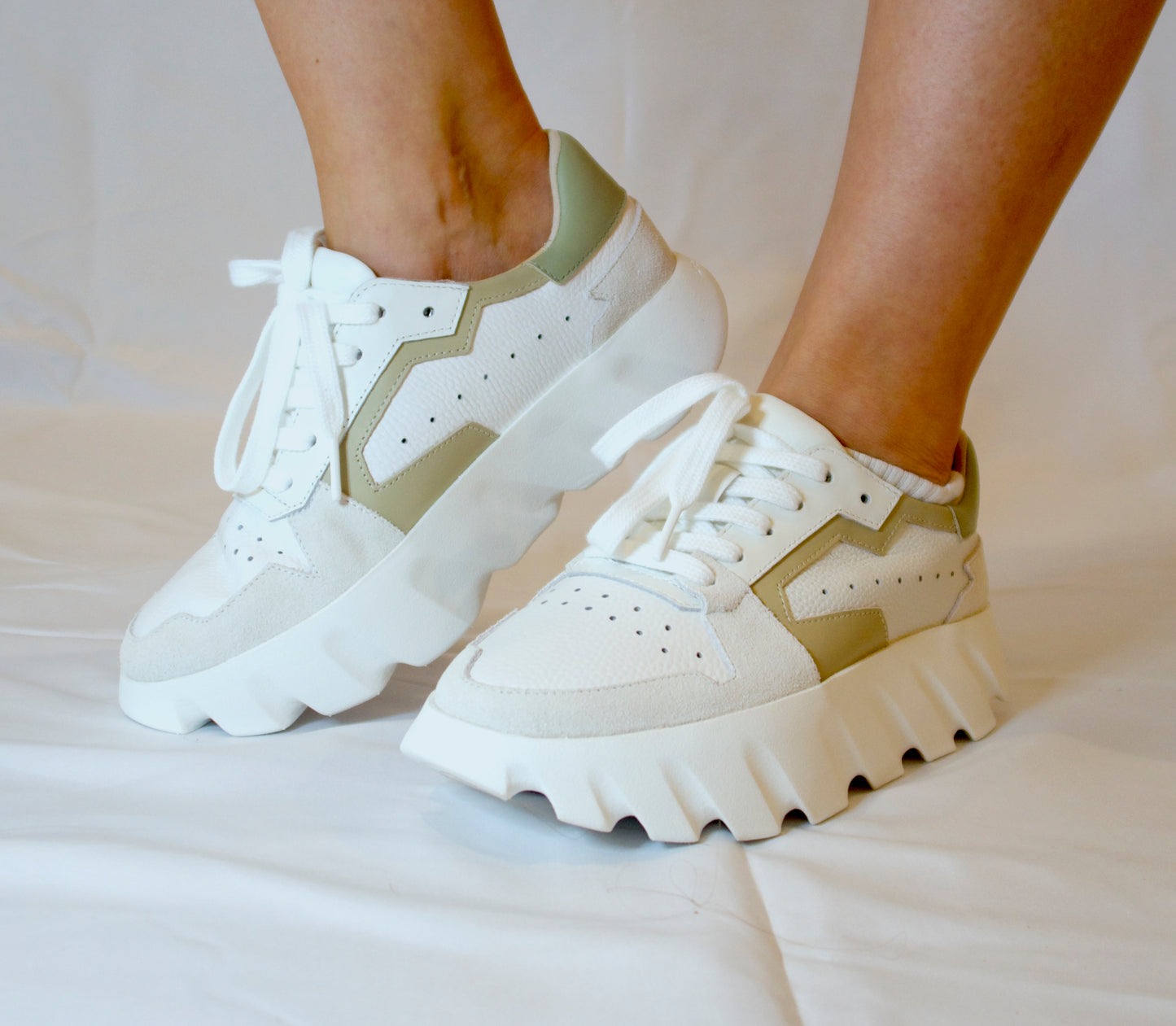 4CCCCEES White Sneaker